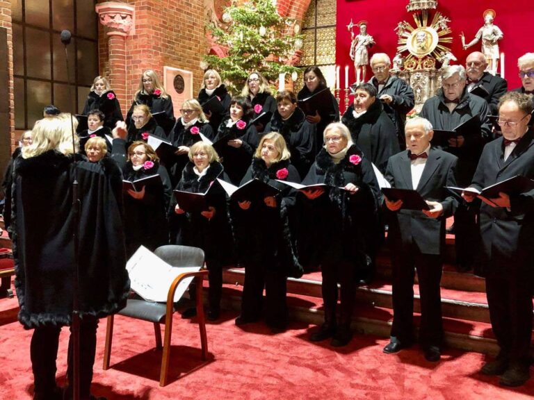 Read more about the article [2024-12-24] Uroczysta Pasterka w Katedrze Wrocławskiej